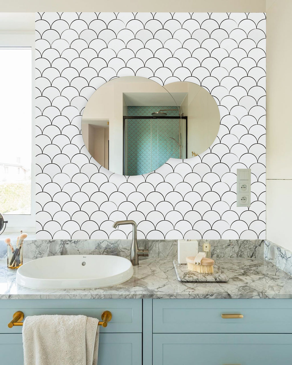 Fish Scale Black  Peel and Stick Backsplash Wall Tile